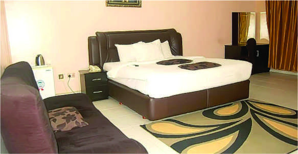 /web/uploads/116/Gold Rush Suites (Formerly Davok Suites)/room-photos/Deluxe room/deluxe_roll_bg1.jpg